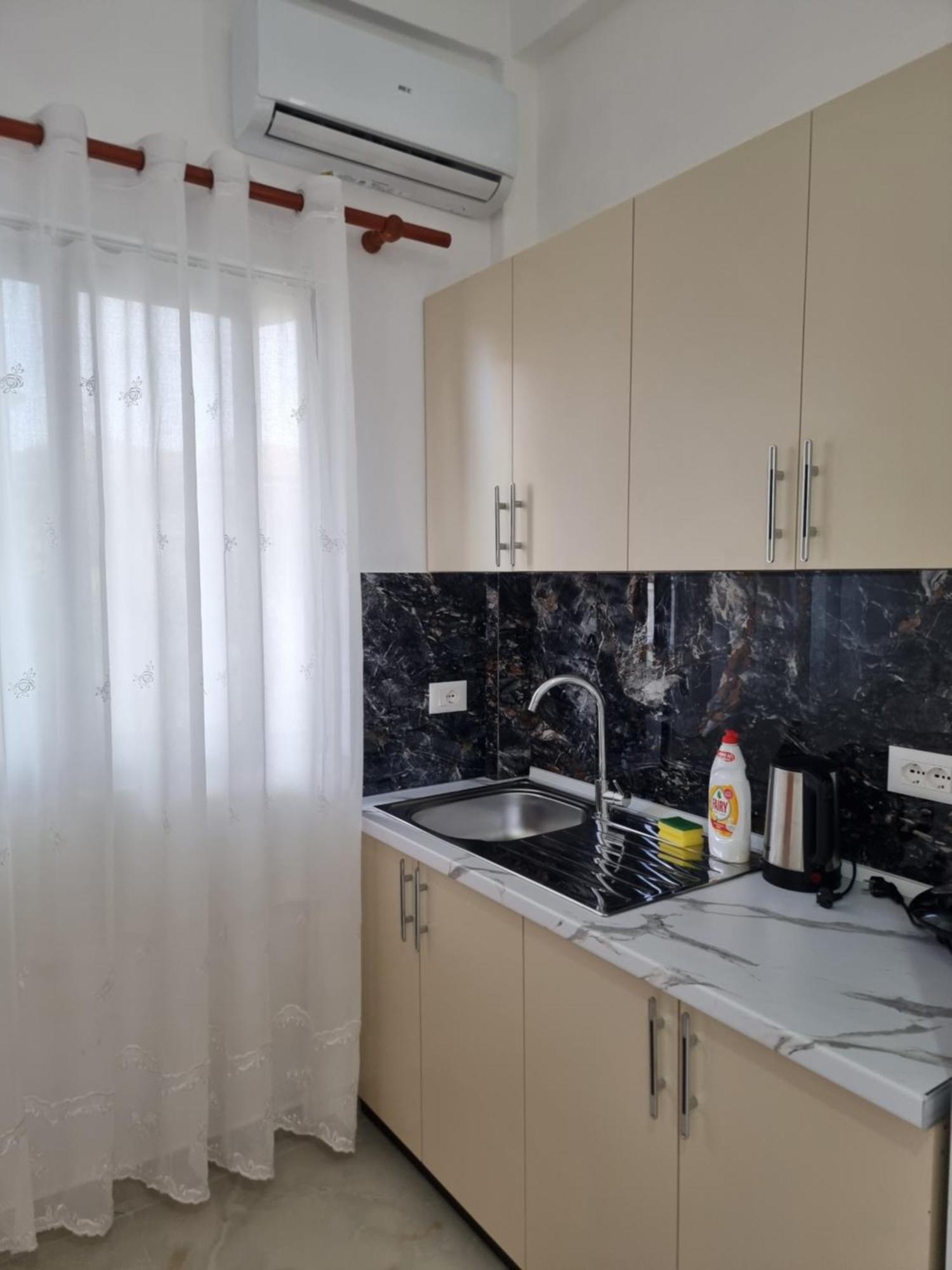 Rooms For Rent Durrës Buitenkant foto