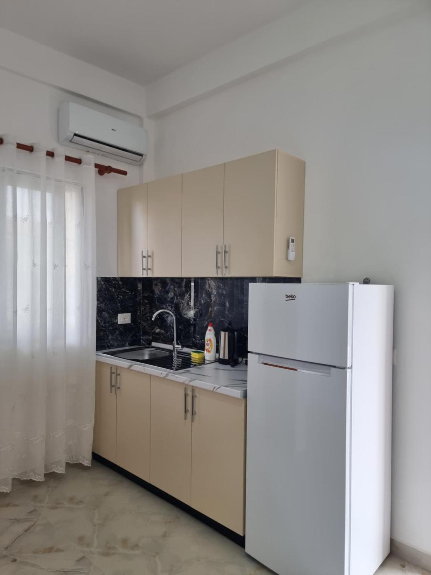 Rooms For Rent Durrës Buitenkant foto